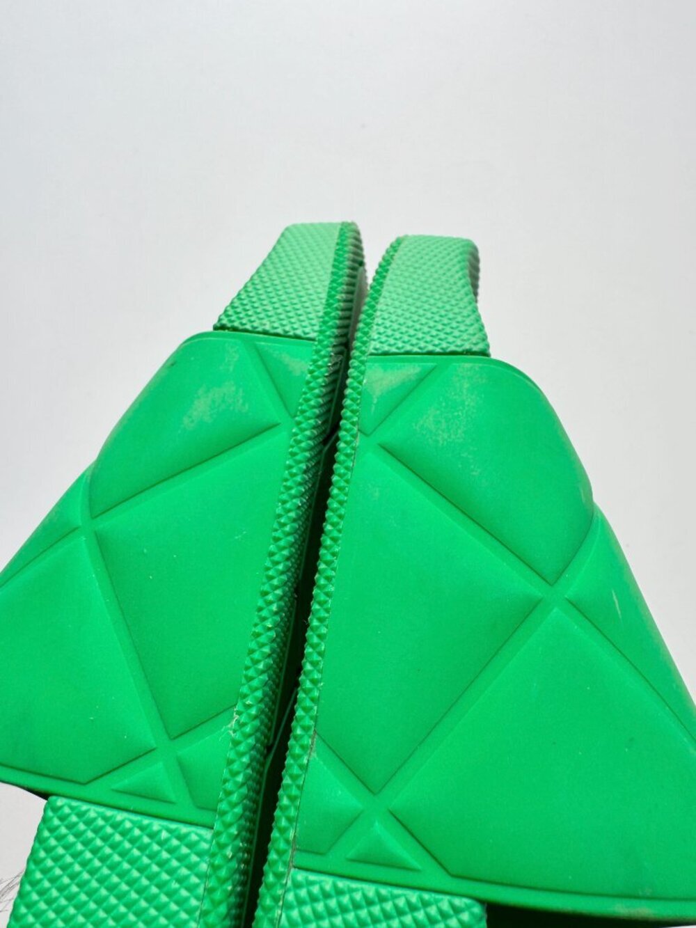 BOTTEGA VENETA Parakeet Green Rubber Intrecciato Pool Slides Sandals, Size 37 - Picture 12 of 16